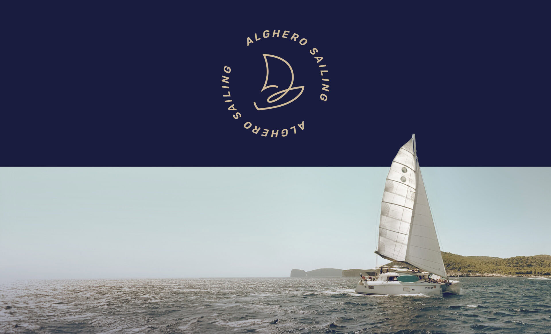 Alghero Sailing offre escursioni indimenticabili tra le acque cristalline e le calette nascoste di Alghero, con esperienze di vela, snorkeling e aperitivi al tramonto a bordo del nostro catamarano.